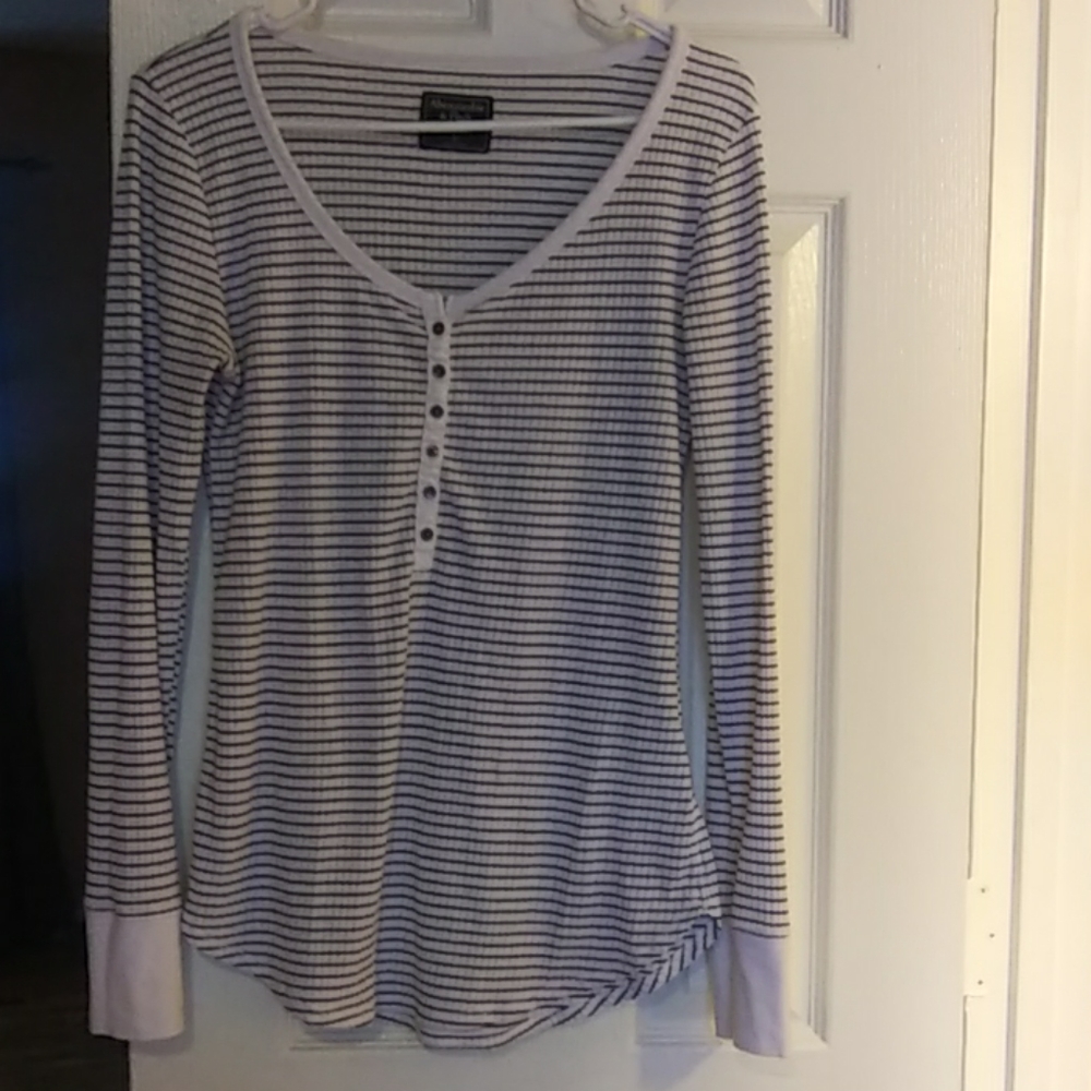 💗Abercrombie & Fitch Stripe Henley Ribbed Size M